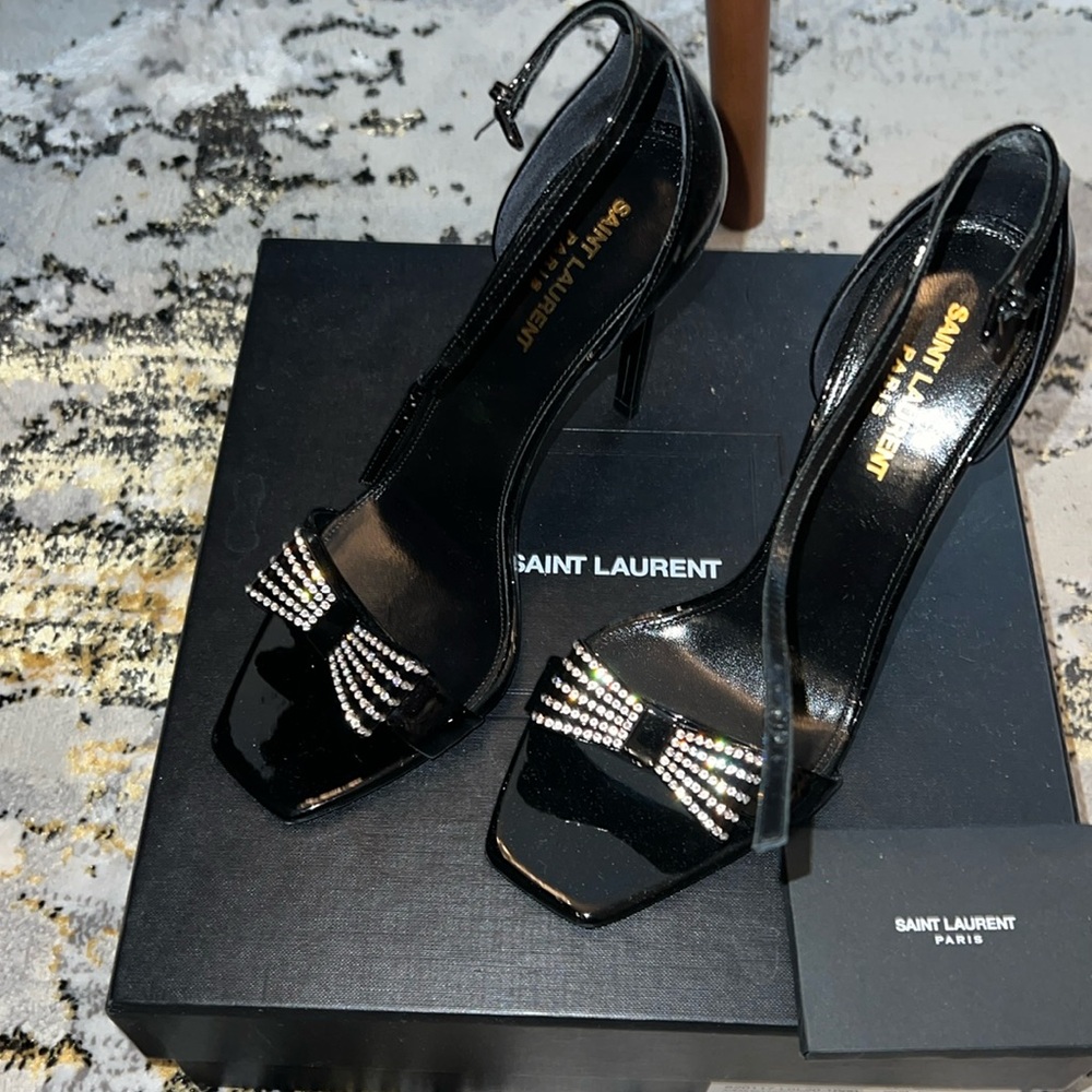 YSL Saint Laurent rhinestone🎀40/9
⭐️Authentic⭐️ Prom⭐️Wedding⭐️Special Occasion